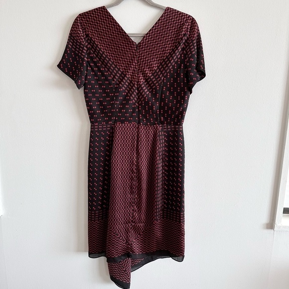 Club Monaco Tarteen scarf print V-neck faux wrap black and red dress size 6 - Picture 6 of 8